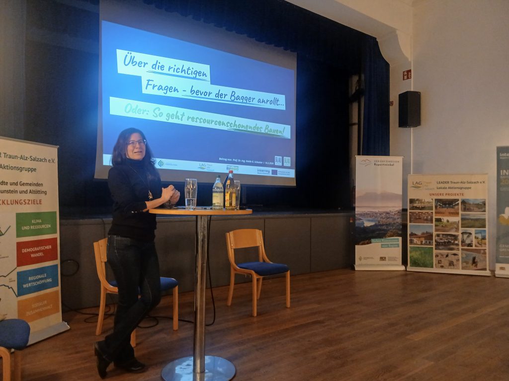 Heide Schuster als Vortragende beim Bauherrenabend